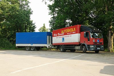 IVECO Eurocargo ML 150 + tandemový přívěs Obermaier