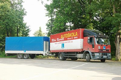 IVECO Eurocargo ML 150 + tandemový přívěs Obermaier