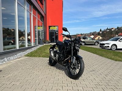 NOVÝ MOTOCYKL: Honda CB 300 R